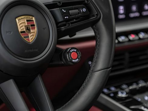 Used 2025 Porsche 911 Carrera S RWD image 41