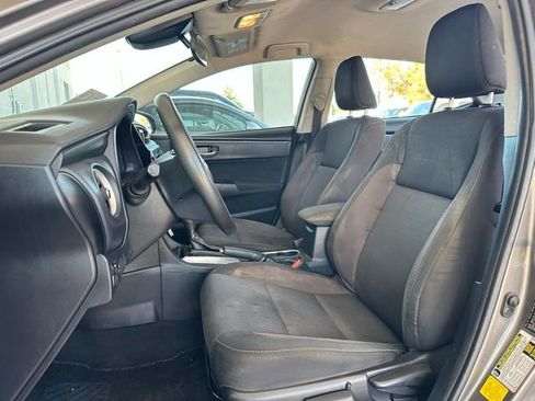 Used 2018 Toyota Corolla LE image 12