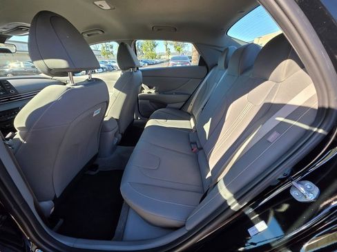 Certified 2025 Hyundai Elantra Sport image 12