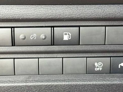 New 2024 Mitsubishi Outlander SE AWD/4WD image 14
