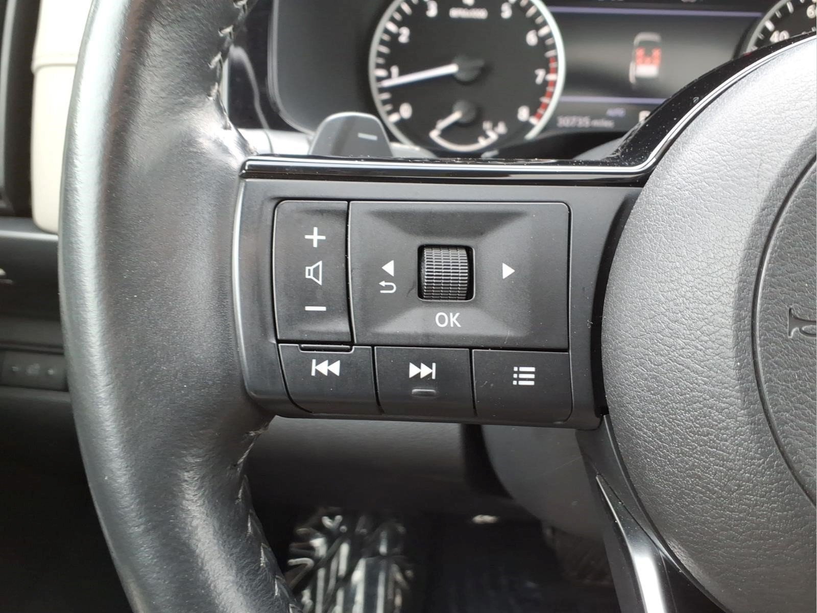 Used 2023 Nissan Pathfinder SL w/ SL Premium Package AWD/4WD image 16