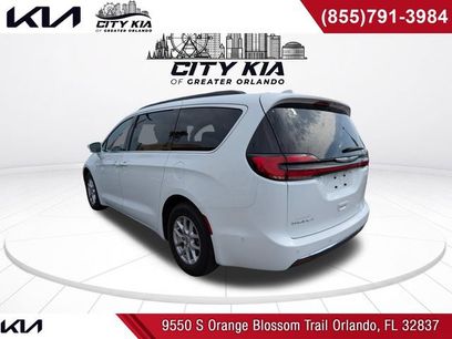 Used 2022 Chrysler Pacifica Touring-L w/ Uconnect Theater Family Group
