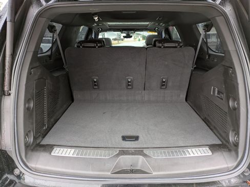 Used 2021 GMC Yukon XL Denali w/ Denali Premium Package image 13