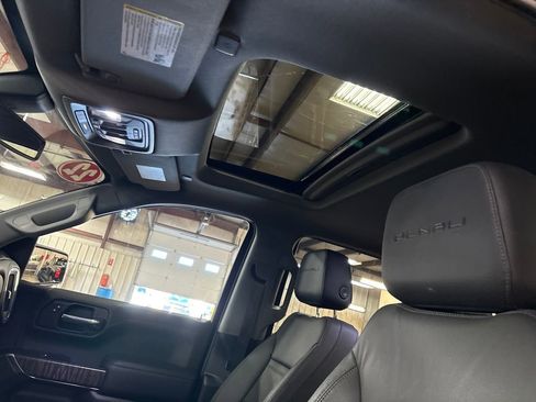 Used 2022 GMC Sierra 1500 Denali w/ Denali Premium Package image 13
