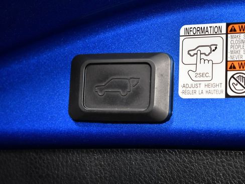 Used 2018 Toyota RAV4 Limited image 13