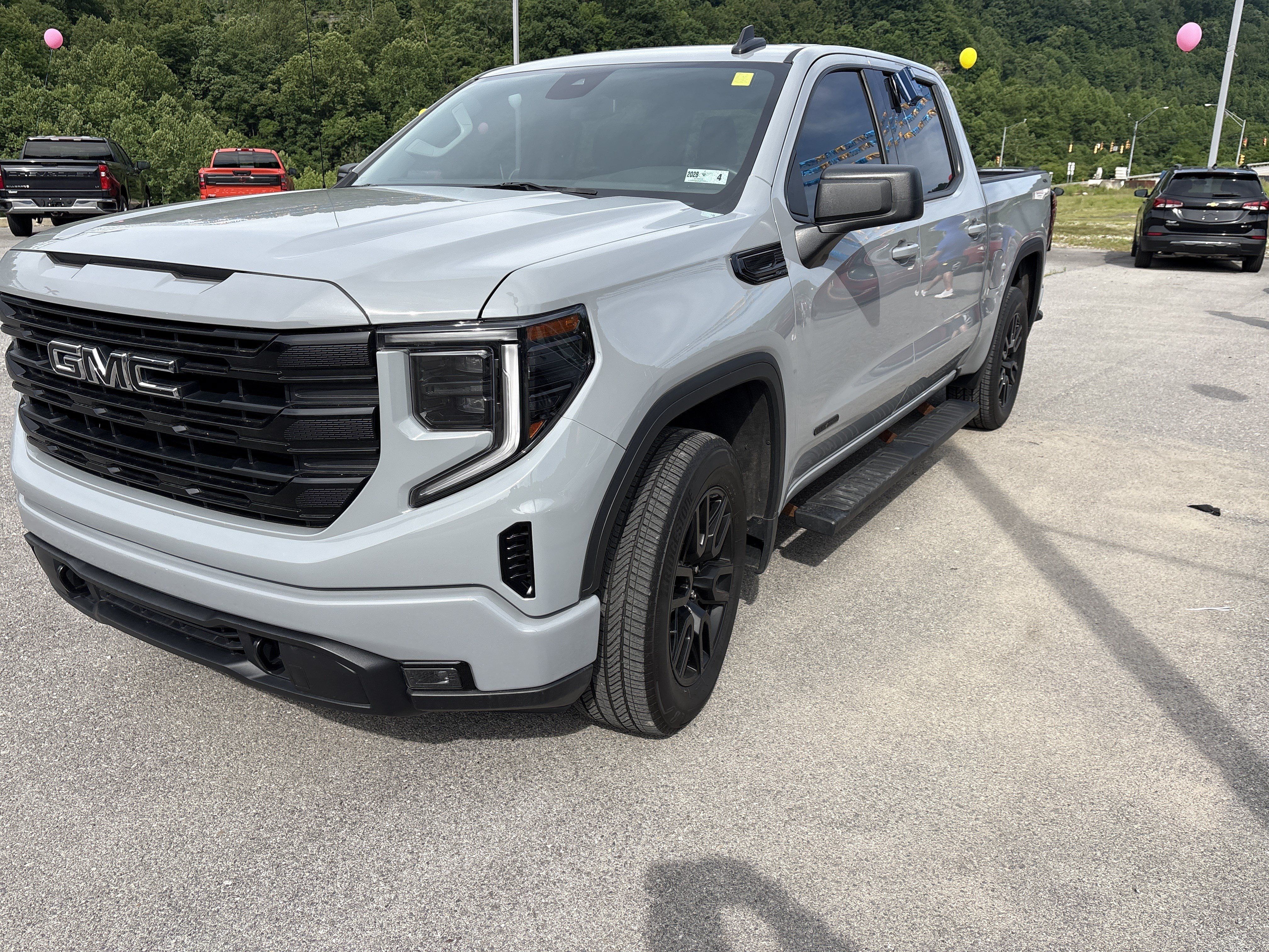 Used 2024 GMC Sierra 1500 Elevation AWD/4WD image 8