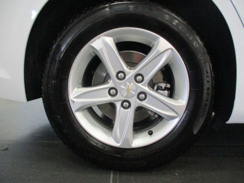 Used 2023 Chevrolet Malibu LS image 25