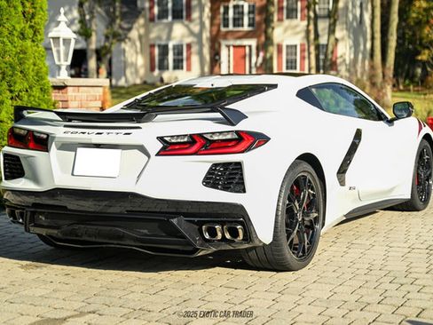 Used 2020 Chevrolet Corvette Stingray Premium Cpe w/ 3LT Preferred Equipment Group image 17