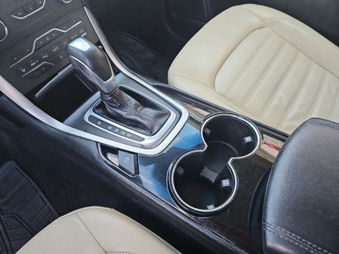 Used 2016 Ford Edge SEL w/ Equipment Group 201A image 19