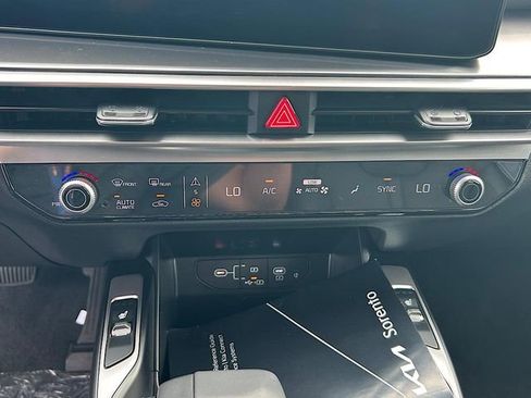 New 2025 Kia Sorento S image 21