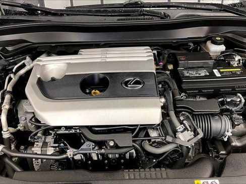 Used 2019 Lexus UX 200 w/ Premium Package image 9