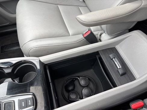 Used 2016 Honda Pilot Touring image 26