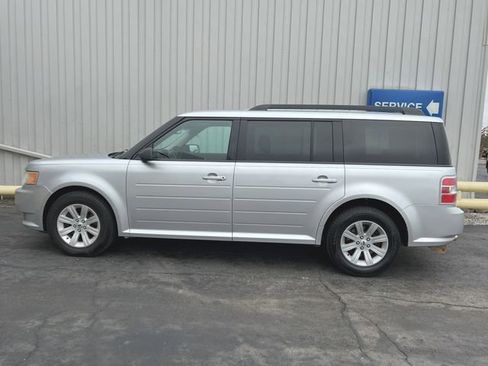 Used 2011 Ford Flex SE image 5
