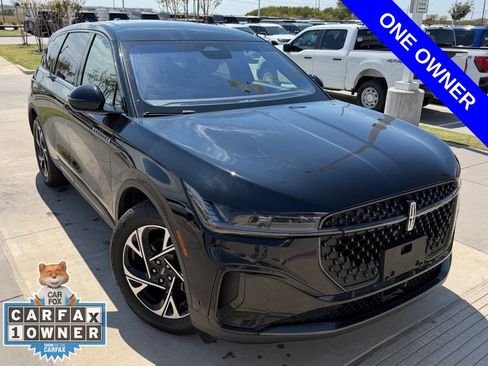 Used 2024 Lincoln Nautilus Premier w/ Jet Appearance Package AWD/4WD image 4