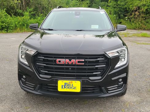 Used 2023 GMC Terrain SLT w/ Infotainment Package II AWD/4WD image 2