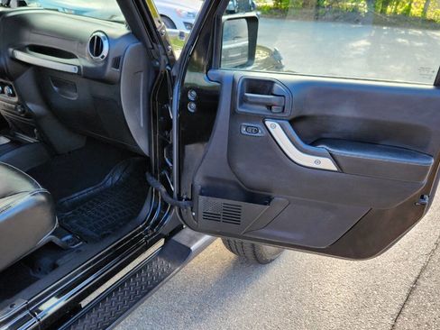 Used 2014 Jeep Wrangler Unlimited Sport image 46