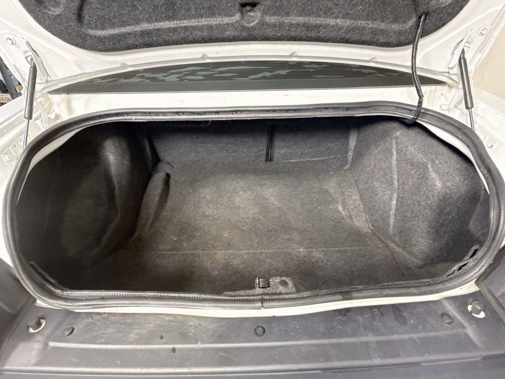 Used 2017 Dodge Challenger SXT w/ Driver Convenience Group RWD image 31