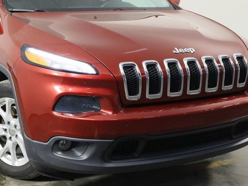 Used 2015 Jeep Cherokee Latitude w/ Comfort/Convenience Group FWD image 41