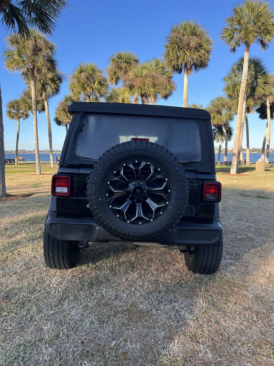 Used 2018 Jeep Wrangler Unlimited Sport AWD/4WD image 8