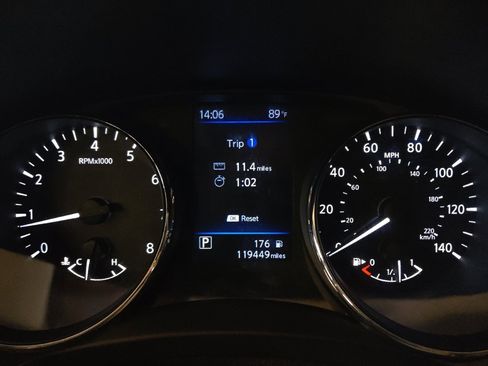 Used 2019 Nissan Rogue S FWD image 23