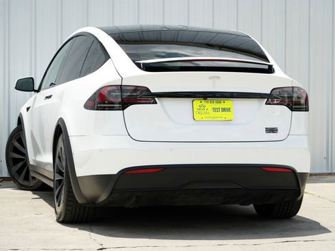 Used 2022 Tesla Model X image 6