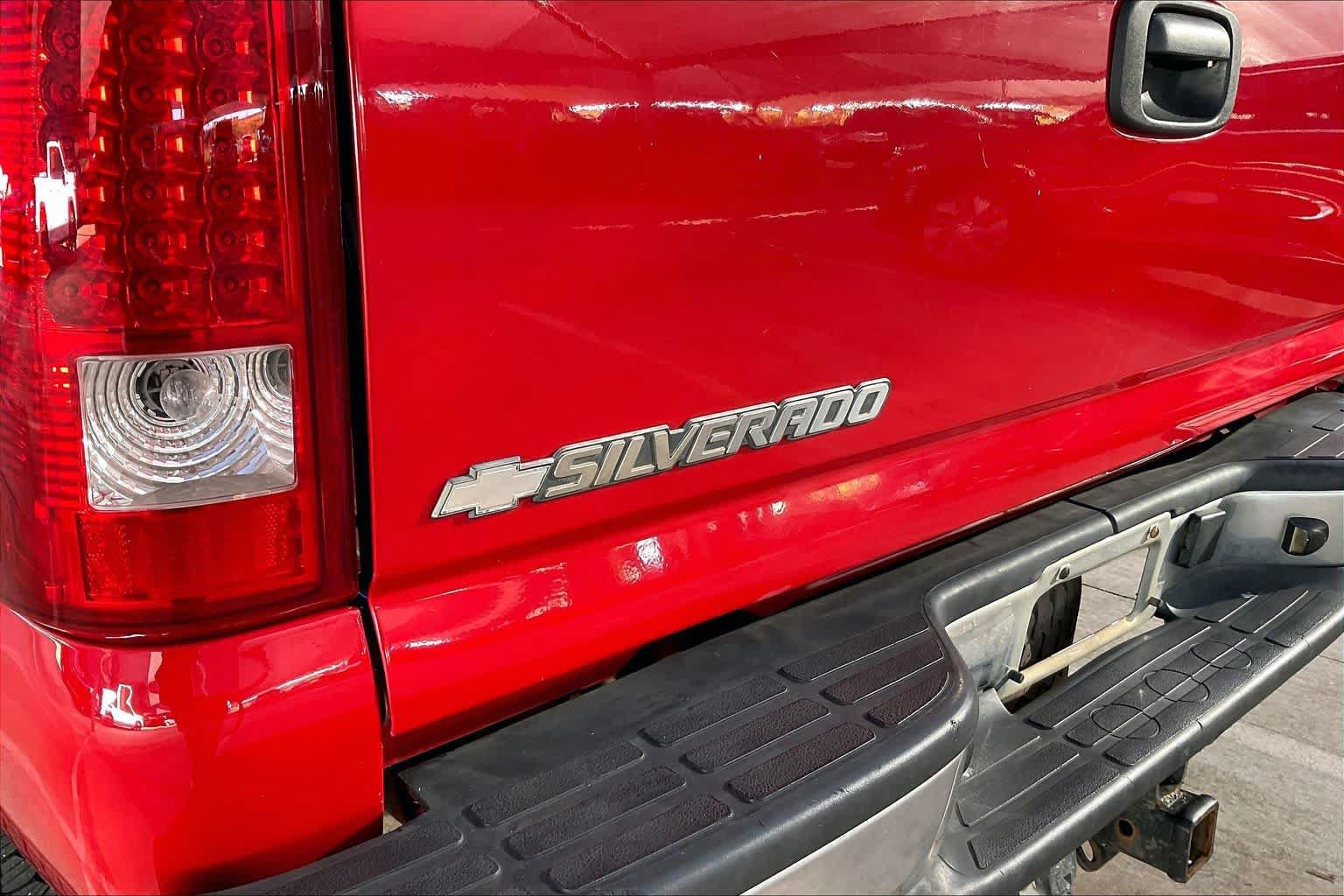 Used 2006 Chevrolet Silverado 1500 LT w/ Light Duty Power Package AWD/4WD image 27