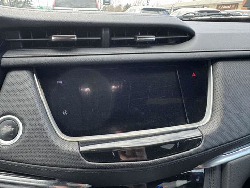 Certified 2022 Cadillac XT5 Premium Luxury image 11