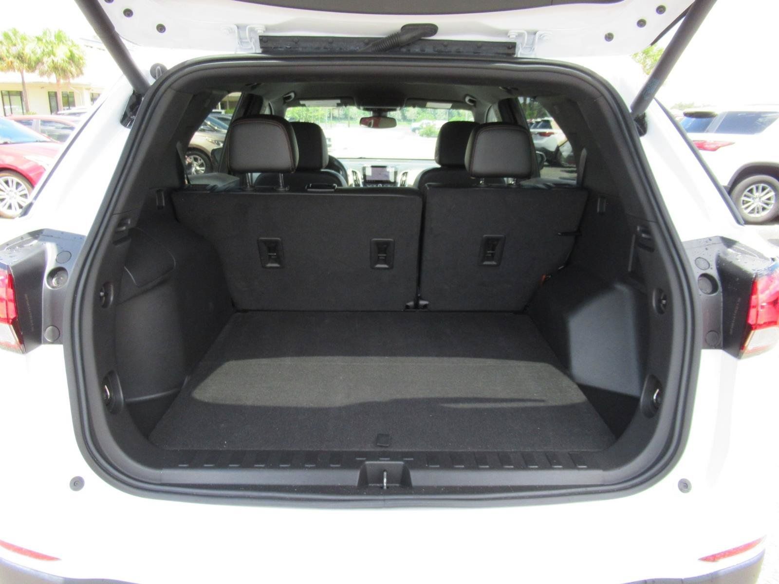 Used 2023 Chevrolet Equinox Premier FWD image 35