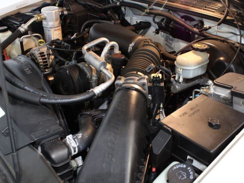 Used 1998 Chevrolet S10 Pickup 2WD Regular Cab image 12