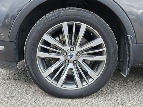 Used 2018 Ford Explorer Platinum image 13