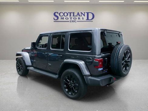 Used 2025 Jeep Wrangler Unlimited Sahara AWD/4WD image 8