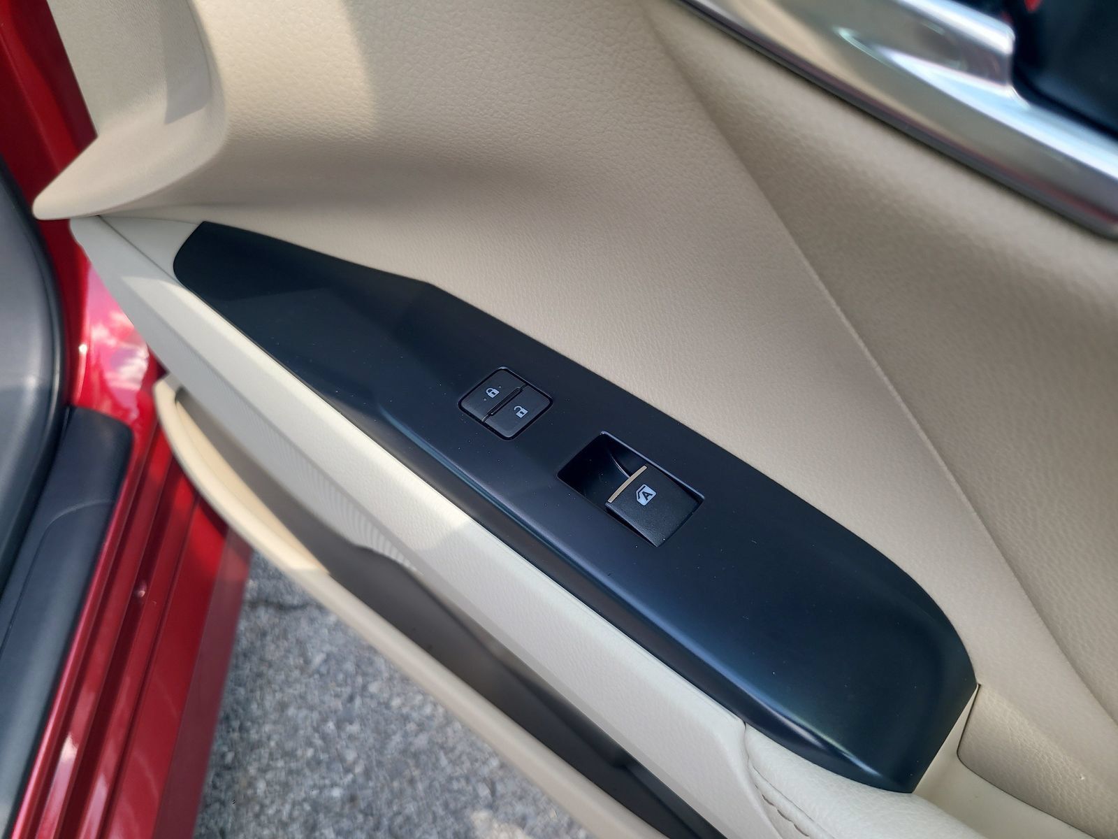 Used 2020 Toyota Camry XLE FWD image 29