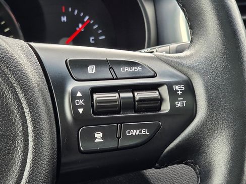 Used 2017 Kia Sorento SX image 18