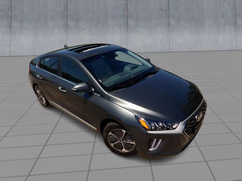Used 2021 Hyundai Ioniq Limited FWD image 2