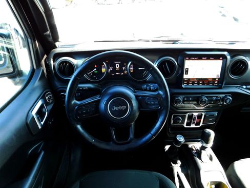 Used 2023 Jeep Wrangler Unlimited w/ Cold Weather Group AWD/4WD image 17