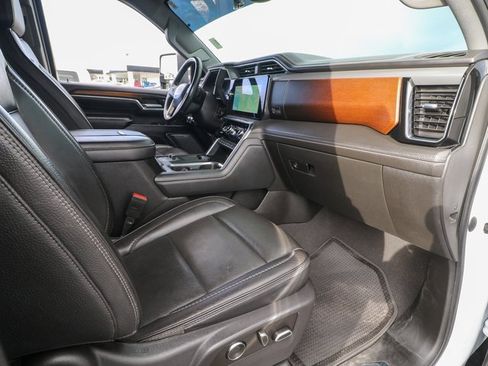 Used 2024 GMC Sierra 3500 Denali w/ Denali Reserve Package image 22