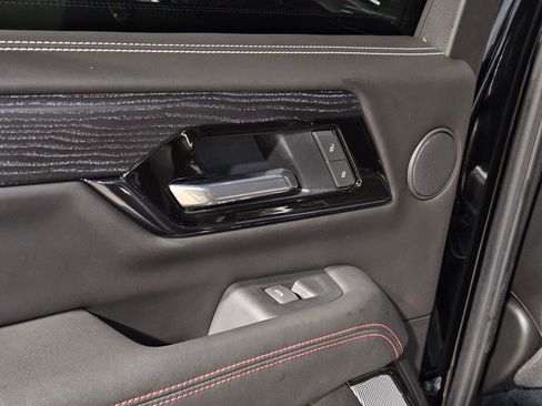 Used 2025 GMC Yukon AT4 Ultimate image 30