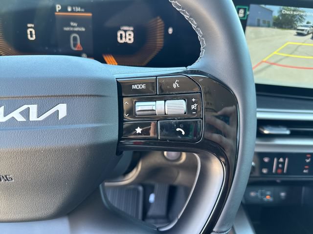 New 2026 Kia Sorento LX FWD image 32