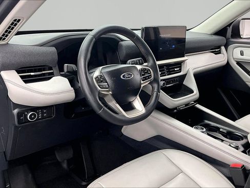 Certified 2025 Ford Explorer Active w/ Active Comfort Package AWD/4WD image 14