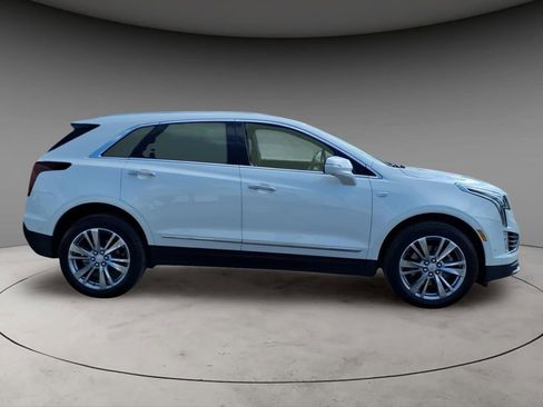 Used 2024 Cadillac XT5 Premium Luxury w/ Technology Package image 12