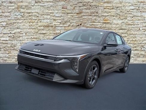 New 2026 Kia K4 FWD image 4