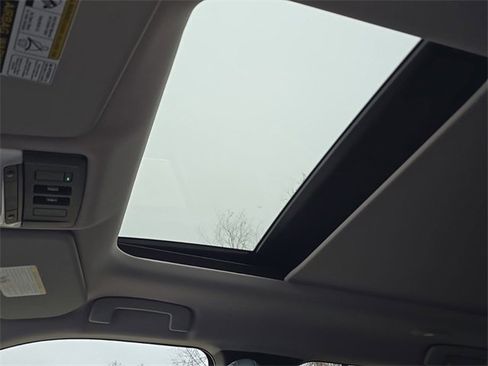 New 2025 Mitsubishi Outlander SEL image 13