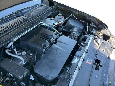 Used 2024 Chevrolet Colorado LT w/ LT Convenience Package II image 13