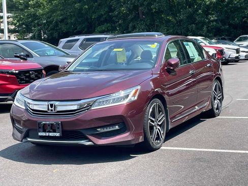Used 2016 Honda Accord Touring image 3