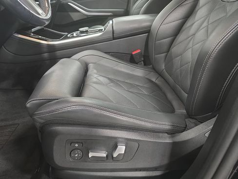 Certified 2025 BMW X5 xDrive40i w/ M Sport Package AWD/4WD image 17