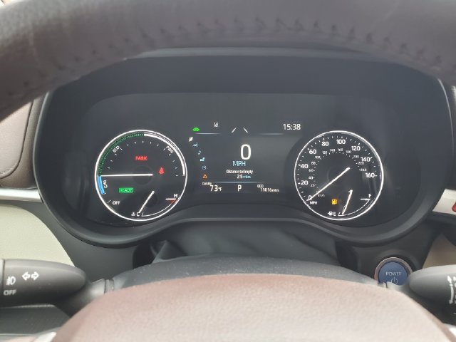Used 2024 Toyota Sienna Platinum FWD image 27