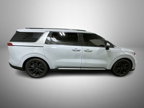 Used 2023 Kia Carnival SX Prestige FWD image 4