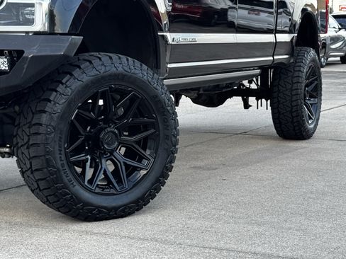 Used 2022 Ford F250 Limited w/ FX4 Off-Road Package AWD/4WD image 3