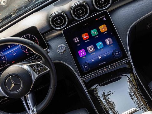 Used 2025 Mercedes-Benz C 300 4MATIC Sedan image 19