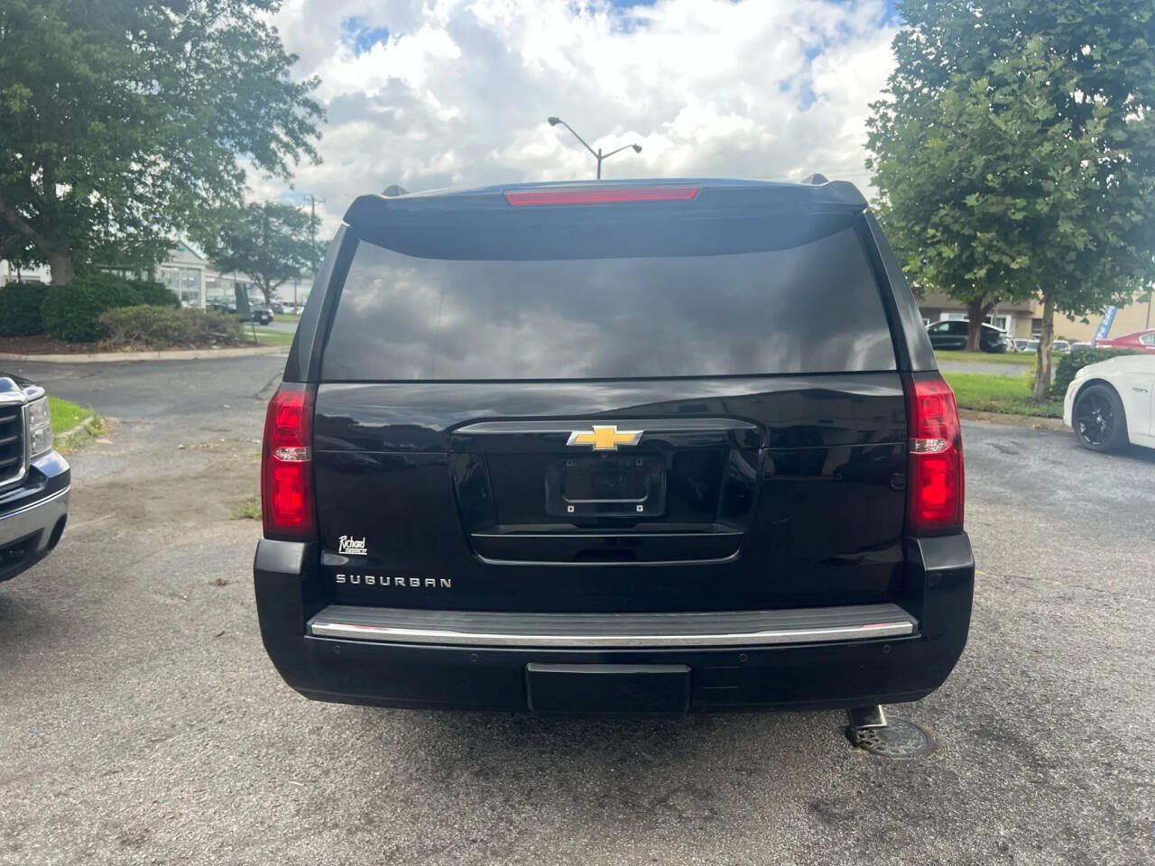 Used 2016 Chevrolet Suburban LTZ AWD/4WD image 6